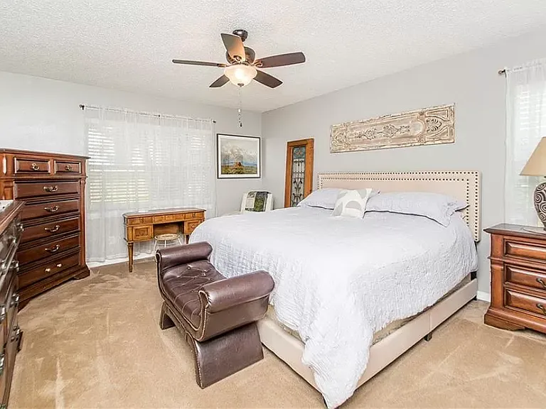 105 Larchwood Dr — Photo 23