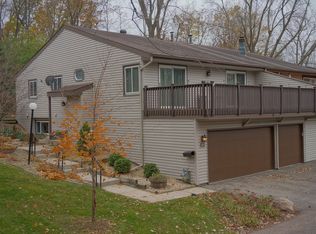 261 River Woods Ln, Burnsville, MN 55337