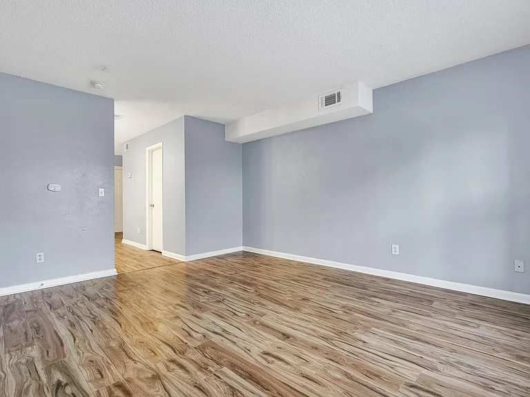 1312 Ely Rd #10 — Photo 3