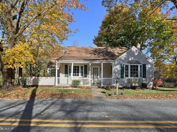 3319 Roundtop Rd, Elizabethtown, PA 17022
