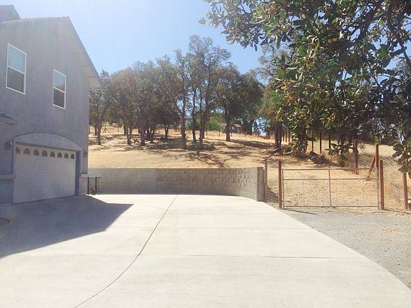 Parking area/Back yard Fence