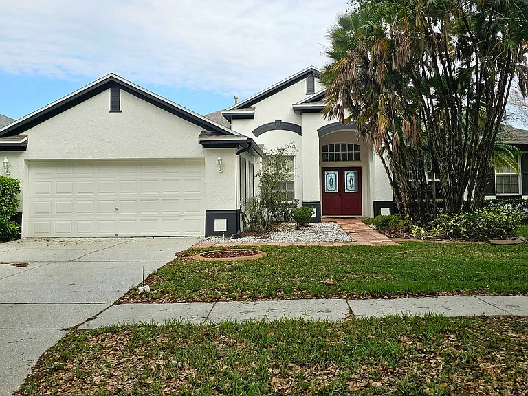 7209 Colonial Lake Dr — Photo 2