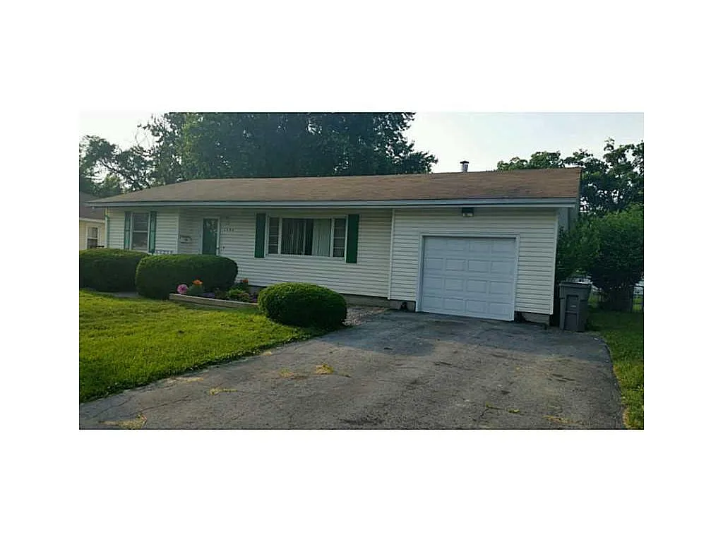 1524 Hazel Ave photo 1