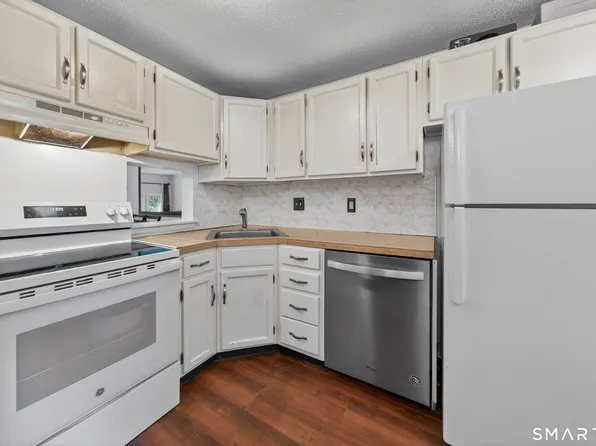 98 Rising Trail Drive #98, Middletown, CT 06457