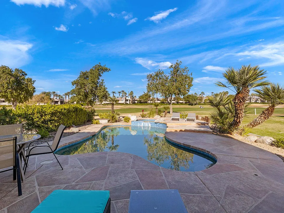 22 Pebble Beach Dr