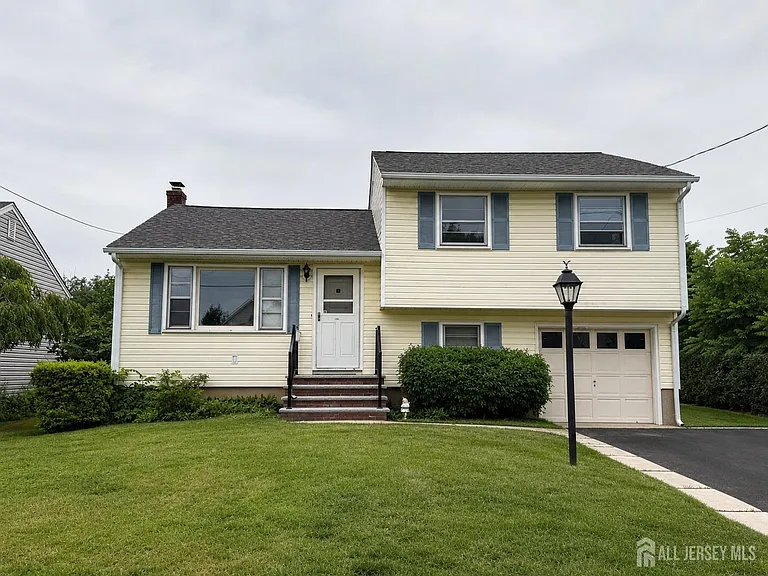 304 Fairlamb Ave — Photo 1