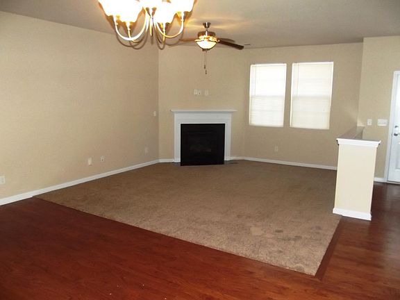 3rd image of 9982 Evergreen Terrace Dr