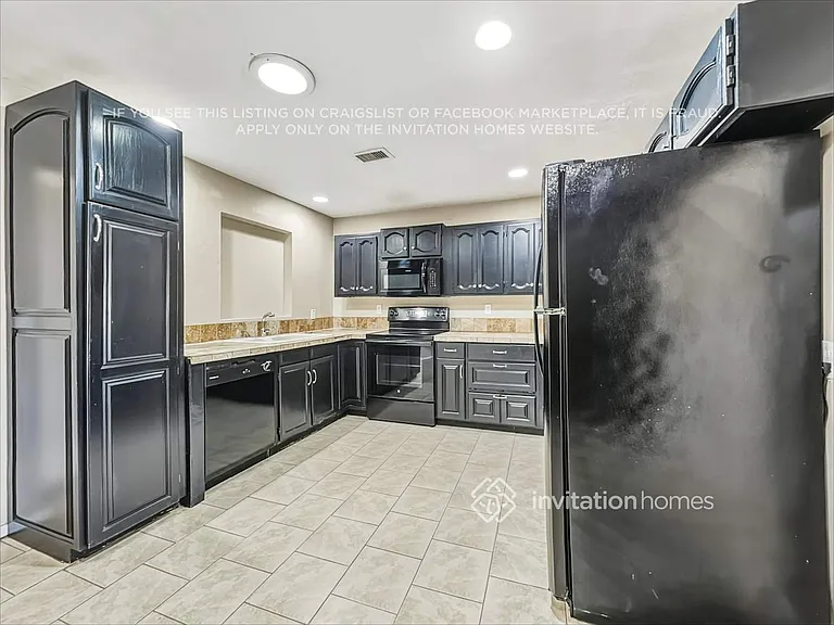 525 W 6th Dr — Photo 6
