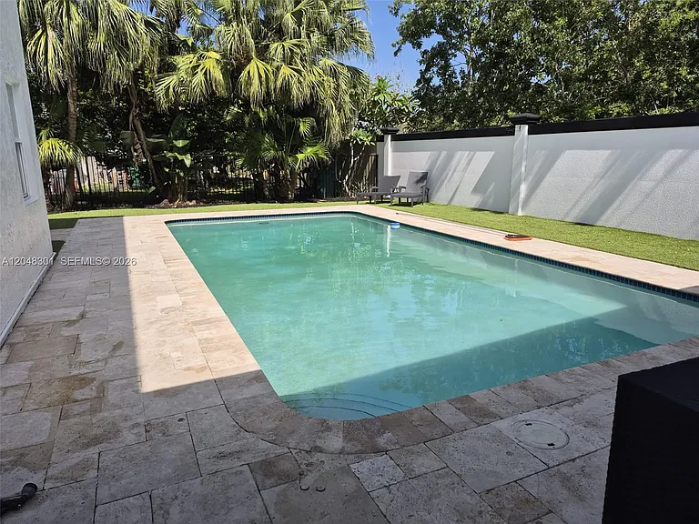 5820 SW 58th Ct — Photo 16