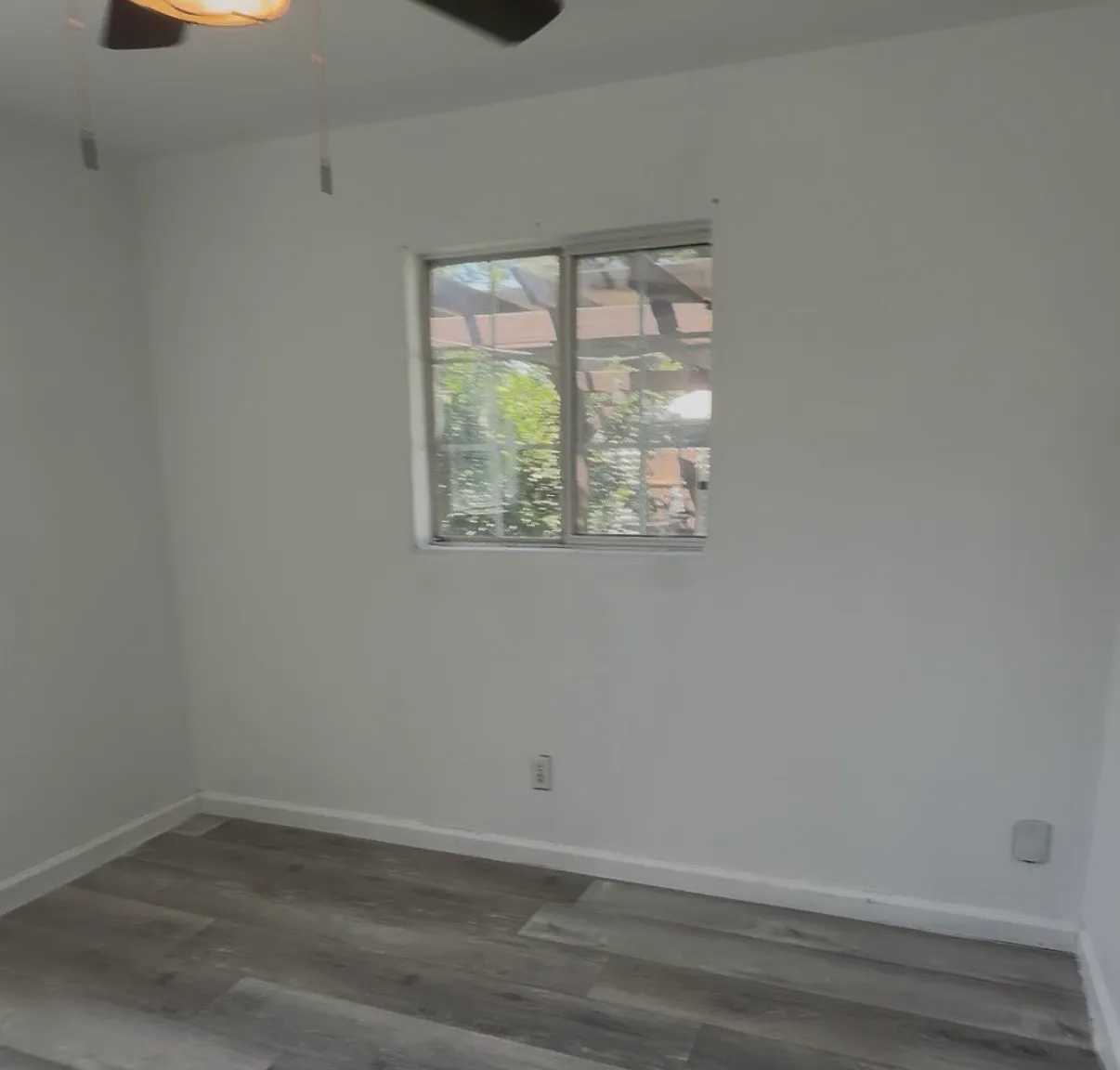 3 bed, 1300 sqft, $2,000 — Photo 3