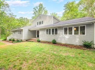 11 Indian Hollow Rd, Mendham, NJ 07945