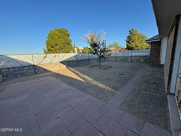5th image of 1823 Chris Scott Dr