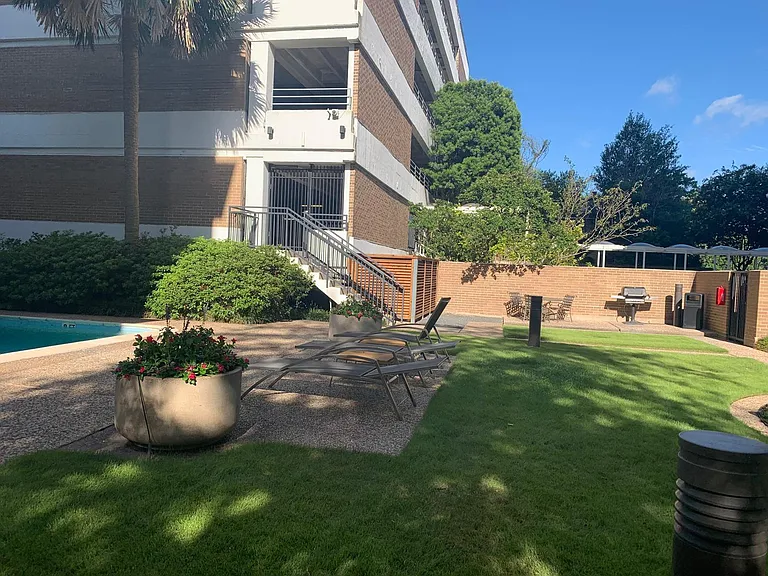 3600 Montrose Blvd #409 — Photo 10