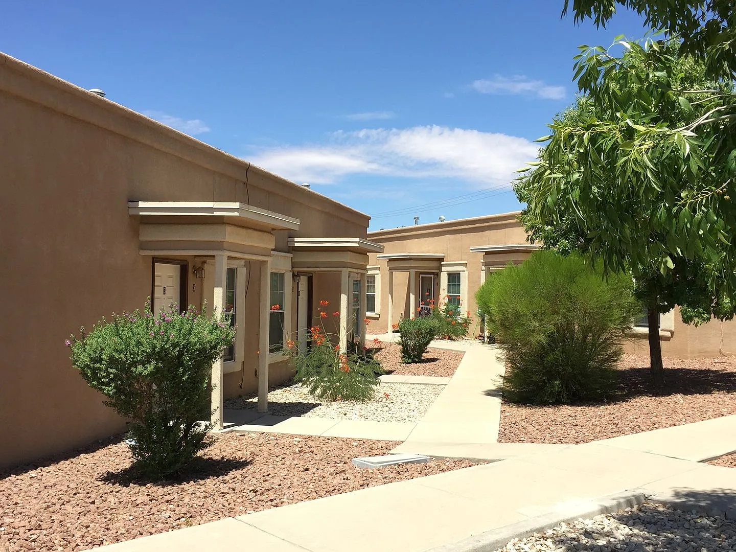 Crossroads Valley Apartments — Photo 3
