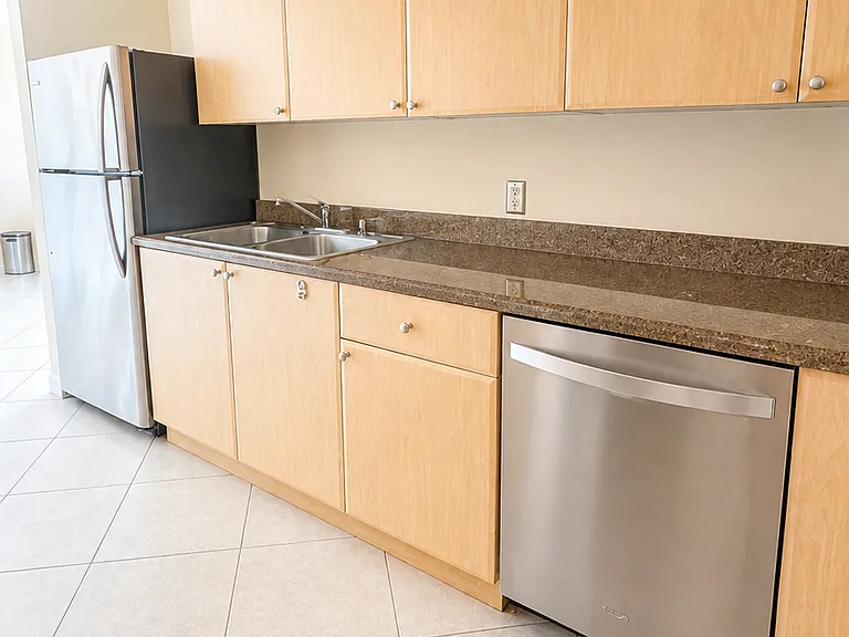 2280 SW 32nd Ave #508 — Photo 4