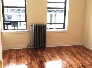 2226 31st St, Astoria, NY 11105