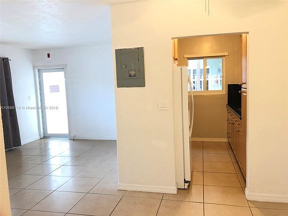 2nd image of 549 Meridian Ave APT 6