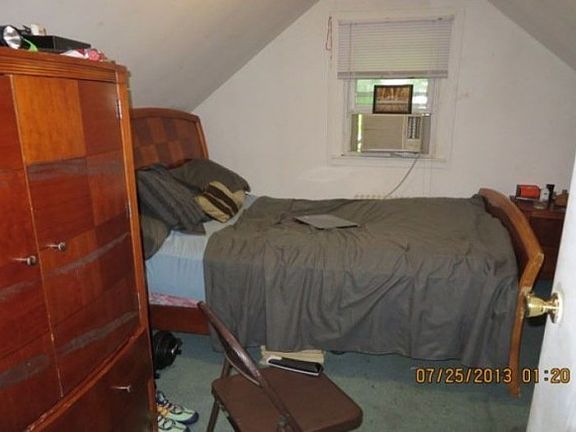 4th image of 753 Barry Pl