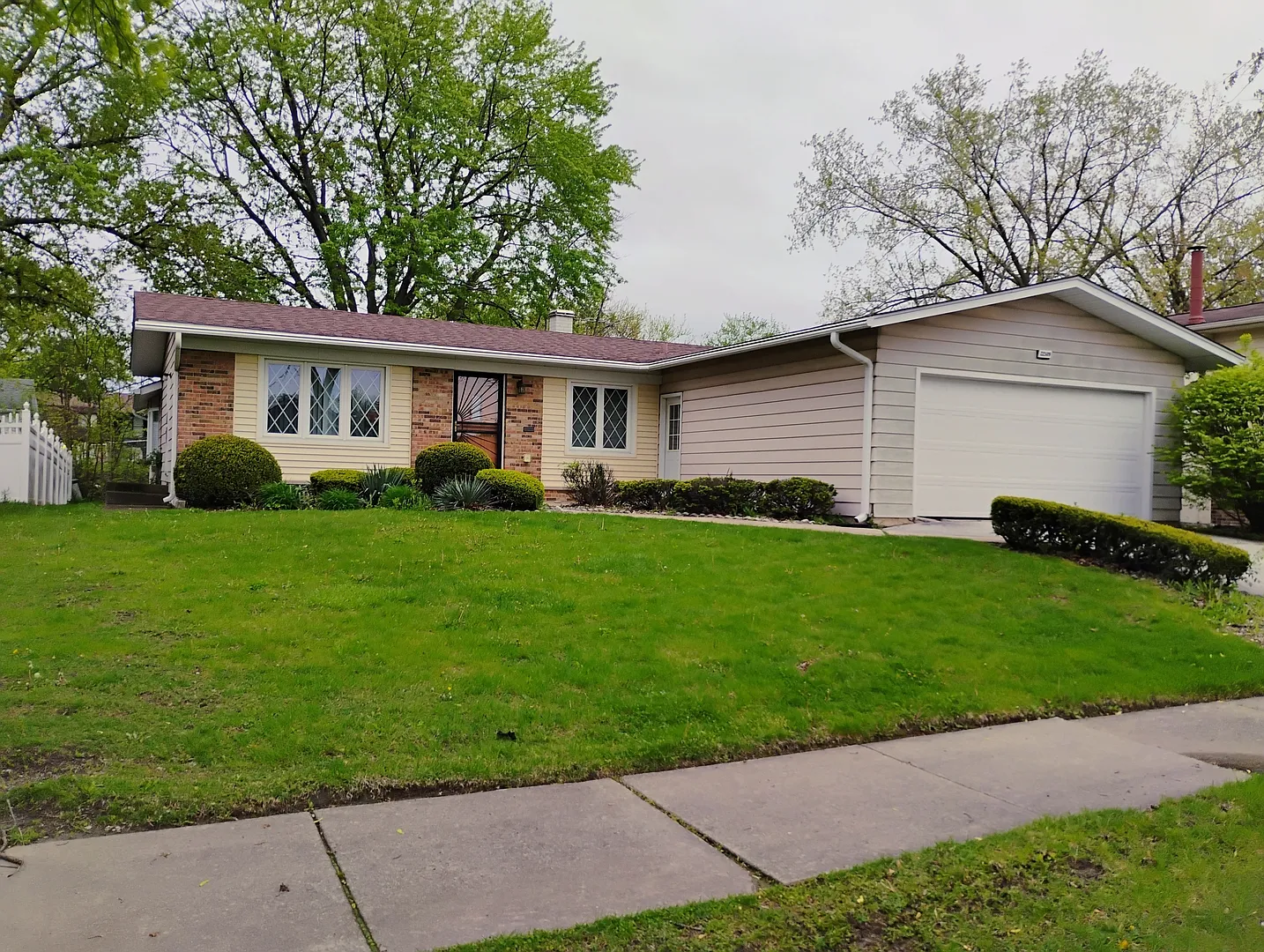 22509 Mission Dr photo 1