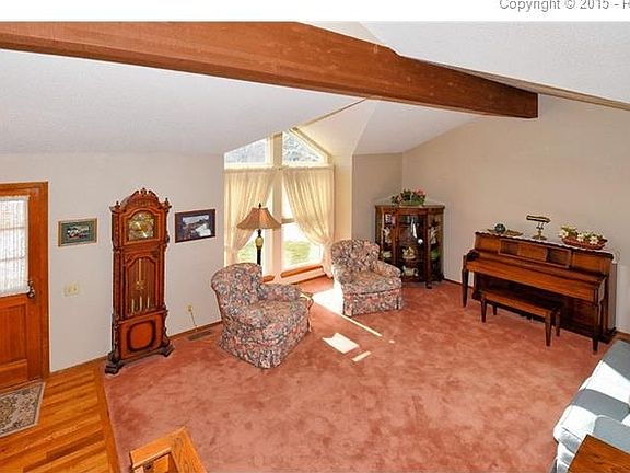 Vaulted ceiling for the living and dining rooms