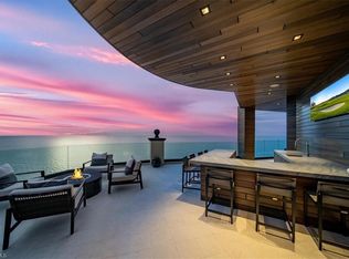 81 Seagate DR #PH20, NAPLES, FL 34103