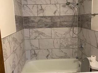 5662 N 99th St APT 1, Milwaukee, WI 53225