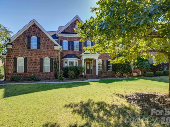 13700 Glen Abbey Dr, Charlotte, NC 28278
