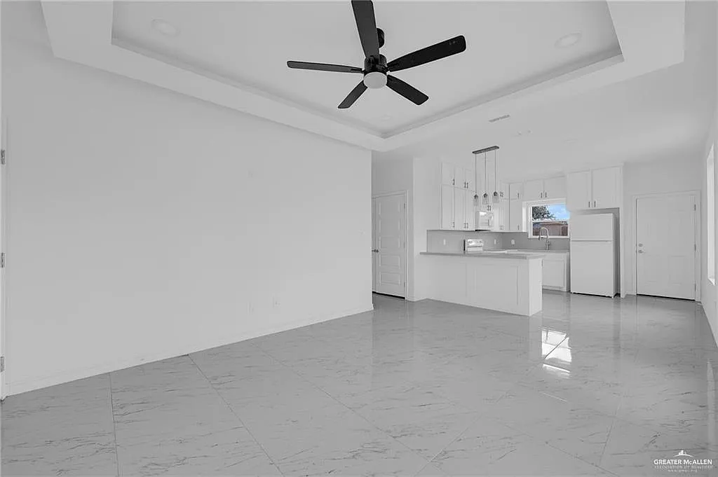 2 bed, 2.0 bath, 950 sqft, $1,100 — Photo 3