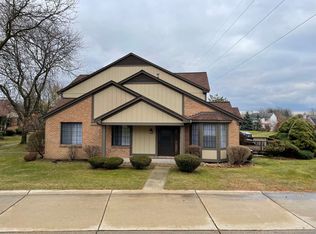 310 Meadow Bridge Dr #81, Rochester, MI 48307