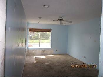 4th image of 24063 Royale St