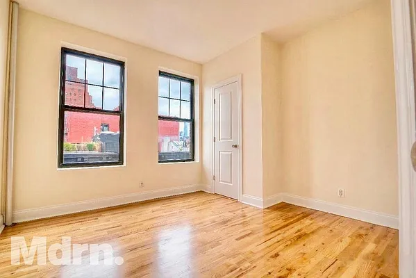 Rented by Mdrn Residential | media 22