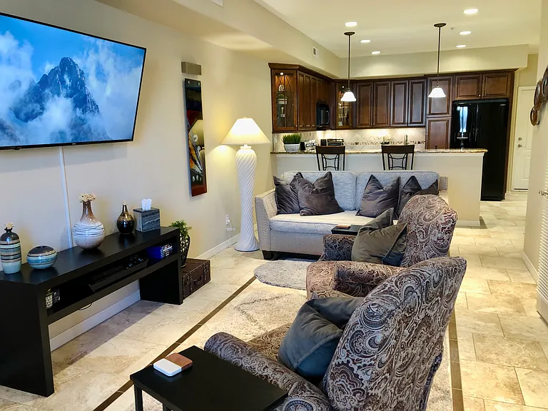 239 E Fountain Blvd #100 — Photo 8