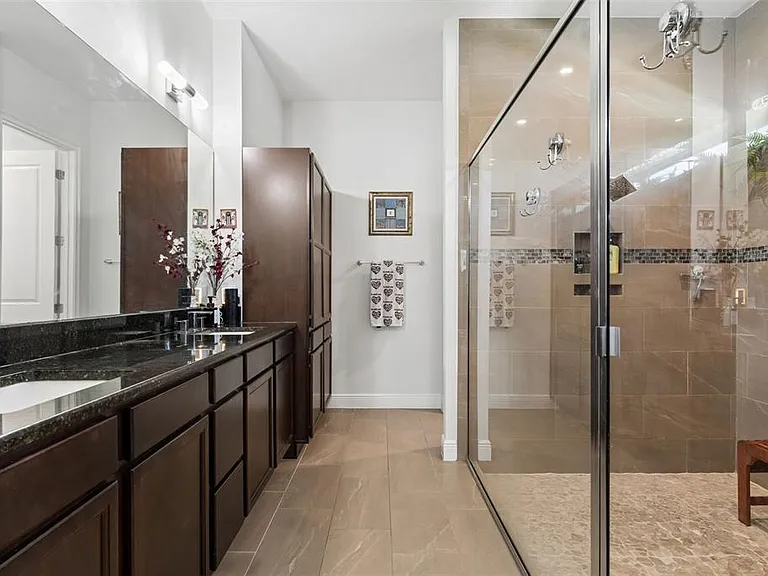 8033 Nemours Pkwy — Photo 31