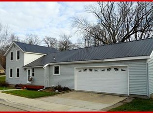 247 Water St, Cambridge, WI 53523