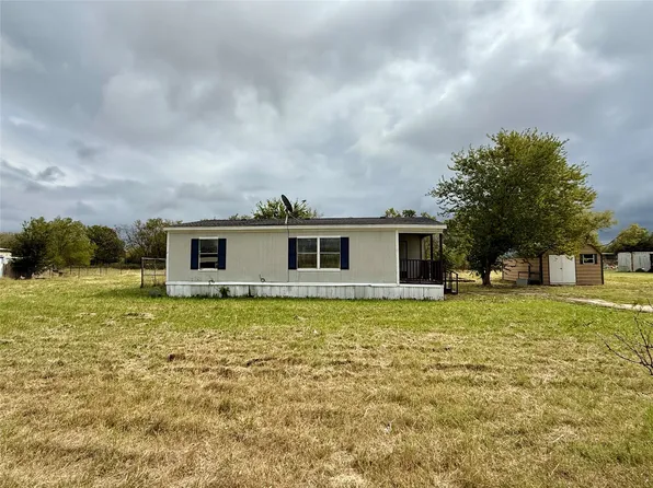 9123 Rodeo Dr, Terrell, TX 75160