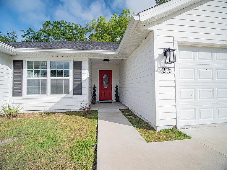 315 SE Lindale Gln — Photo 10