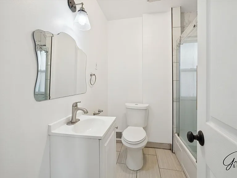 242 Harmon St — Photo 28