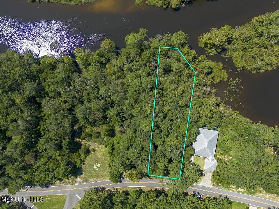 2nd image of Bayou Cir Lot 9
