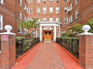 63-109 Saunders St APT C18, Rego Park, NY 11374