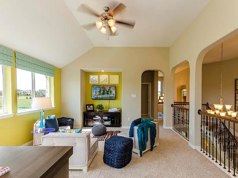 6105 Claridge Ln — Photo 7
