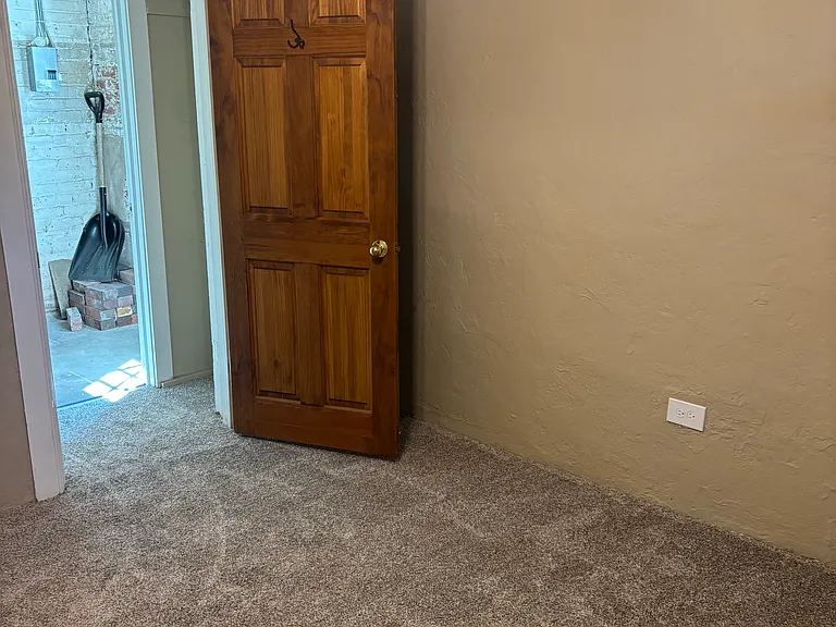 725 N Corona St #6 — Photo 8