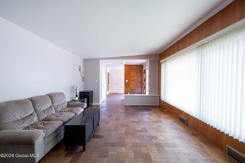 4th image of 33 Cherry Street