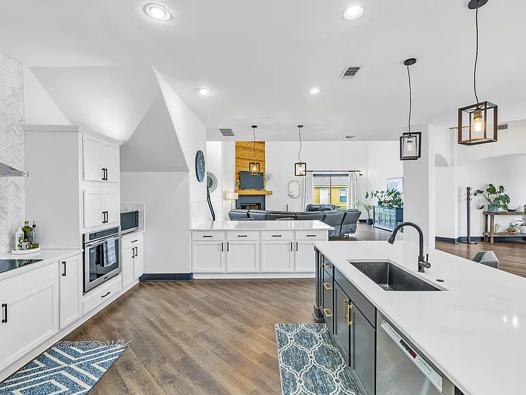 411 Cielo Cir — Photo 8