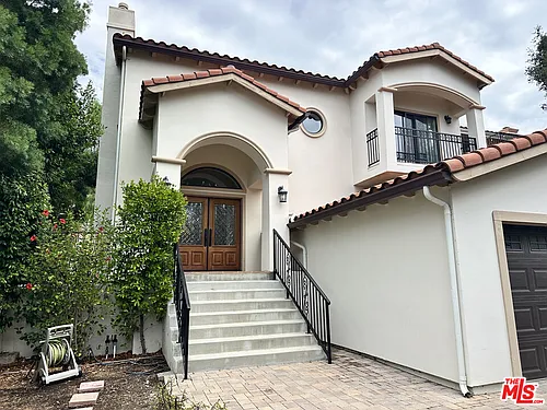 3528 Mesquite St Photo 1