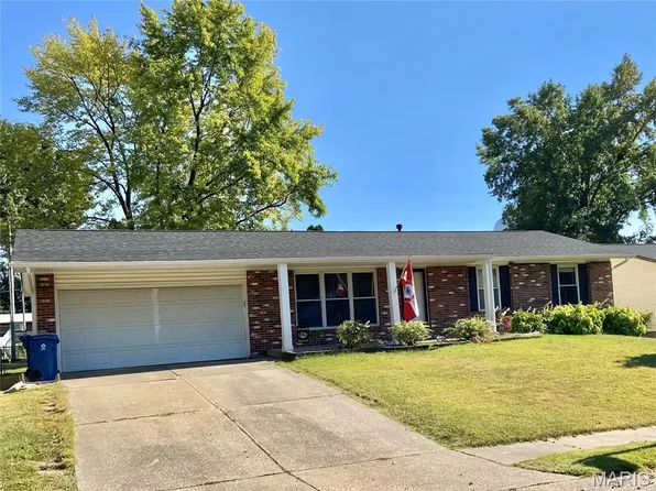 1228 Wheaton Dr, Saint Charles, MO 63301