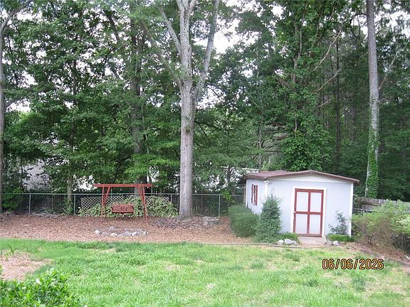 5th image of 2684 Meadow Bend Ct