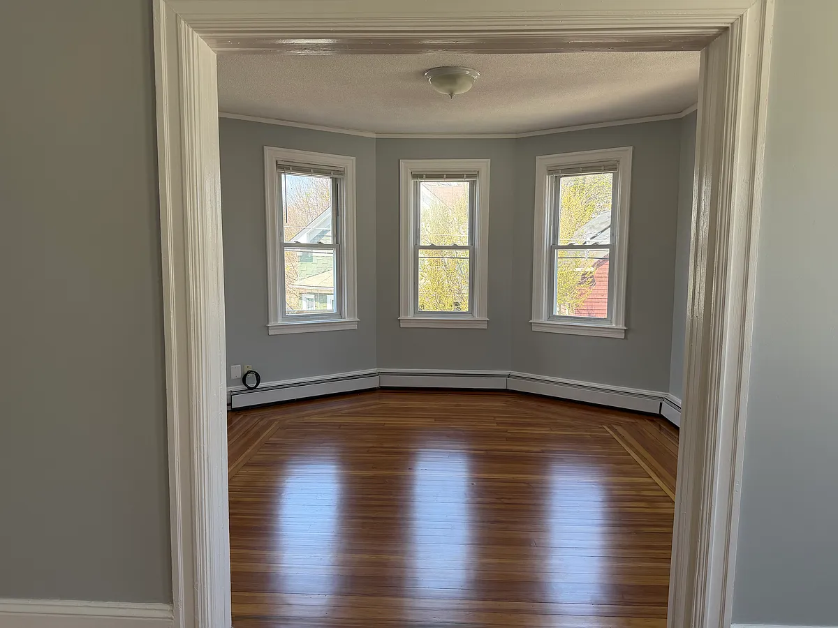 Building Photo - 368 Orms St #3