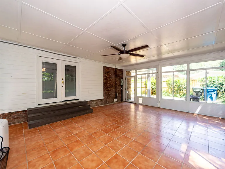 109 Runnymede Ln — Photo 42