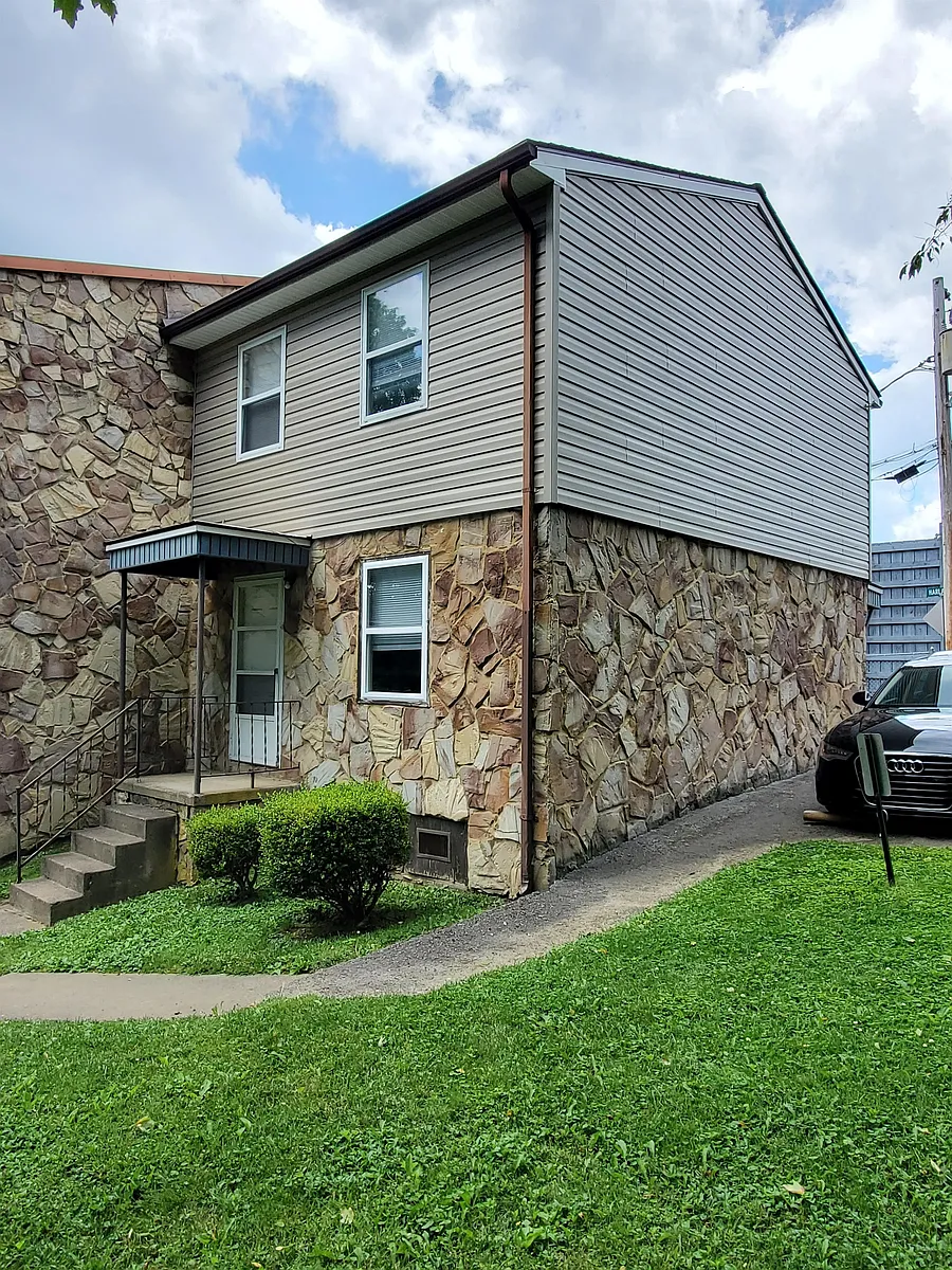 Building Photo - 105 Harlan Ct #1