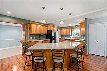 1st image of 212 Woodland Dr